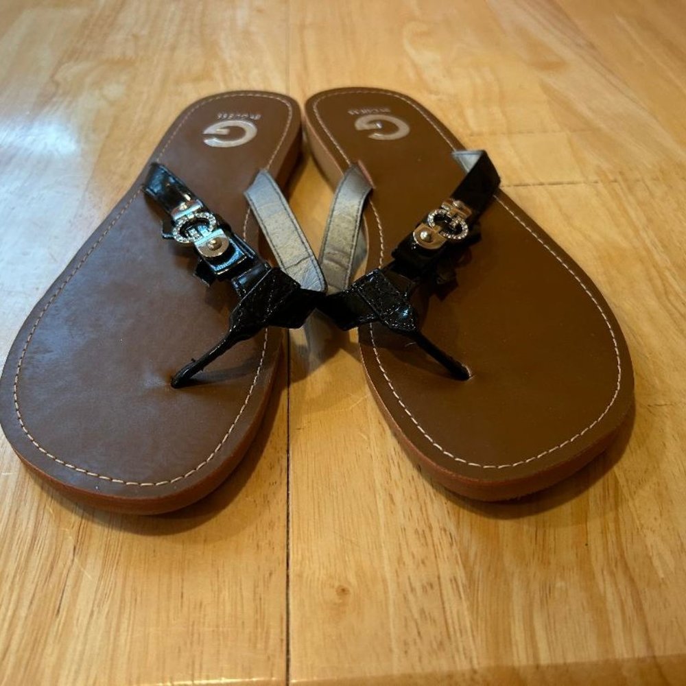 Brand New G By Guess Black Thong Sandal (Size 9.5)